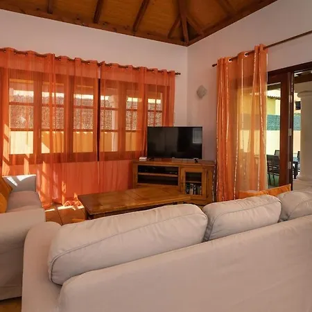 Helen - Heated Pool Wifi Smarttv Barbecue Villa *