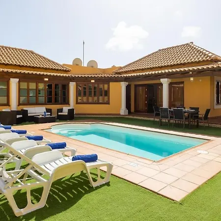 Villa Helen - Heated Pool Wifi Smarttv Barbecue