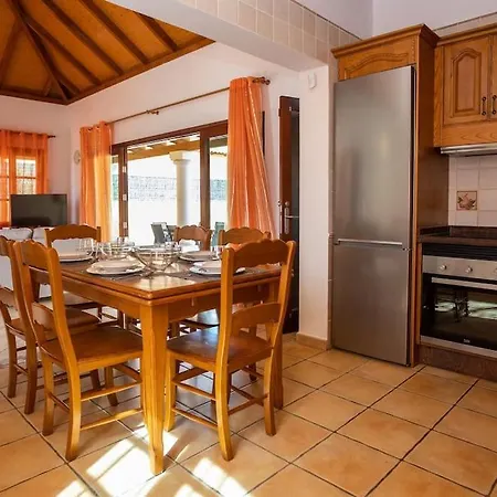 Villa Helen - Heated Pool Wifi Smarttv Barbecue