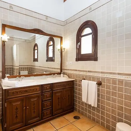 Helen - Heated Pool Wifi Smarttv Barbecue